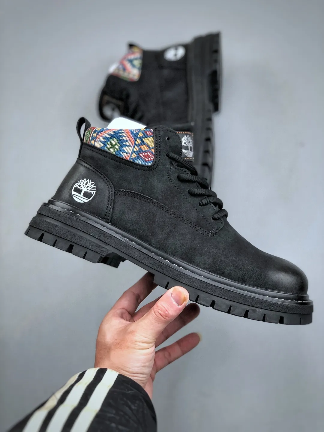 💰520 supports store G Timberland/Timberland classic style 25ss new mid-top classic re-engineering produced by Guangdong factory with new process upgrade autumn and winter new style original box original packaging The fabric is made of hand-grabbed cowhide imported from Italy🇮🇹 with anti-odor and anti-corrosion genuine leather latex insoles to give you a perfect wearing experience quality and durable, a must-have for sportsmen, specializes in not looking handsome, high-quality and first-class foot feel The full set of official website unified packaging, specially designed for cold protection and outdoor use this winter, suitable for daily matching. Size: 39 40 41 42 43 44